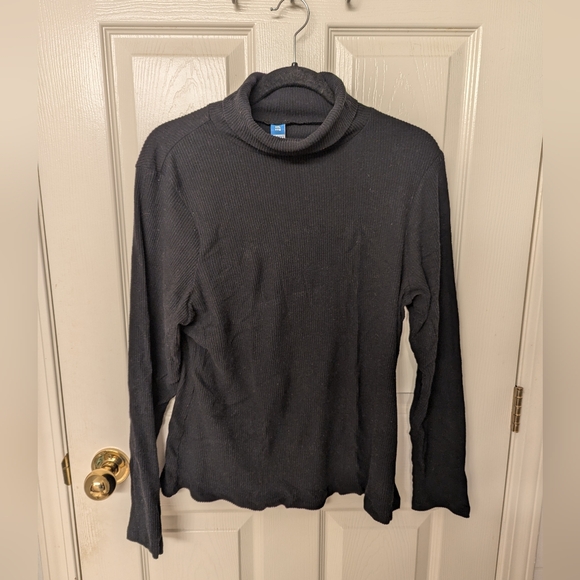 Old Navy Slim Fit Rib-Knit Long-sleeved Turtleneck T-shirt - Picture 1 of 4